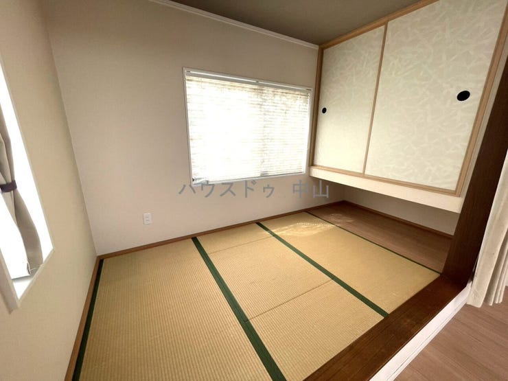 \暮らしにゆとりをもたらす和の空間/
客間や寝室、お子さまの遊び場、在宅ワークにも活躍する万能な和室。落ち着きある空間として使いやすく、暮らしの幅を広げてくれます。