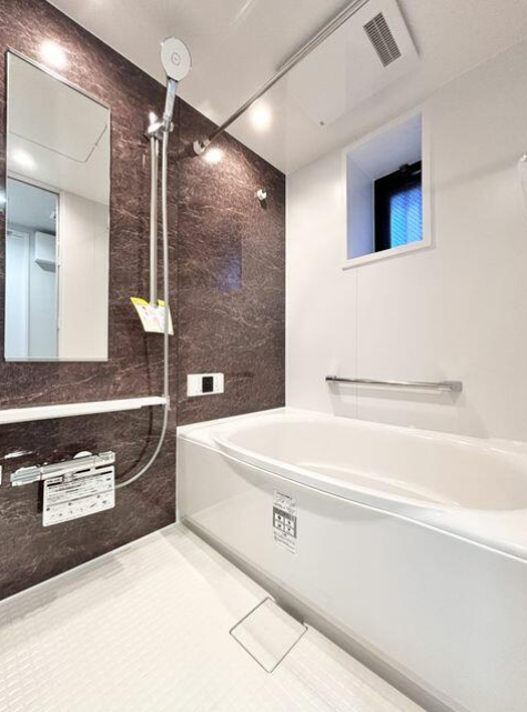 ◇売却査定相談◇
「急な転勤」「相続による売却」「金銭的な理由」など住まいの売却をそれぞれです。
仲介はもちろんのこと、弊社独自のネットワークで買取案件もご相談できます!