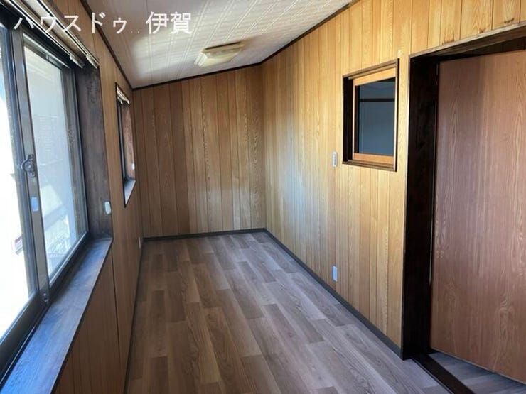 洋室の奥にフリースペース