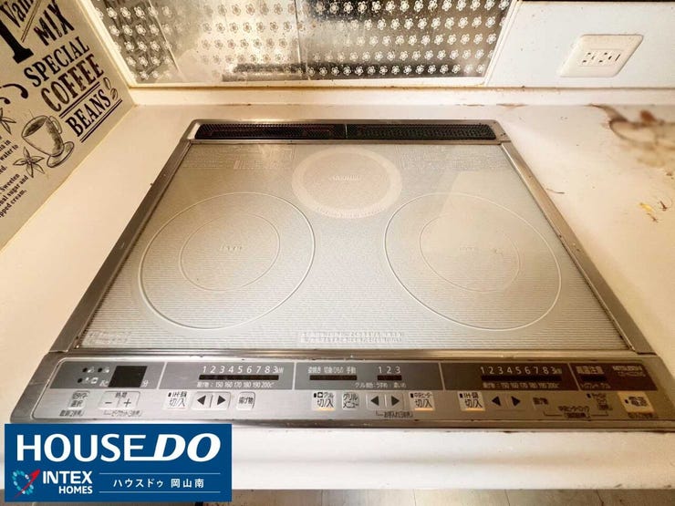 【お手入れラクラク!安心のIHコンロ】
フラットな天板でお掃除がサッと拭くだけで完了するIHクッキングヒーター!火を使わないため、お子様と一緒に料理を楽しむ際も安心感がありますね!