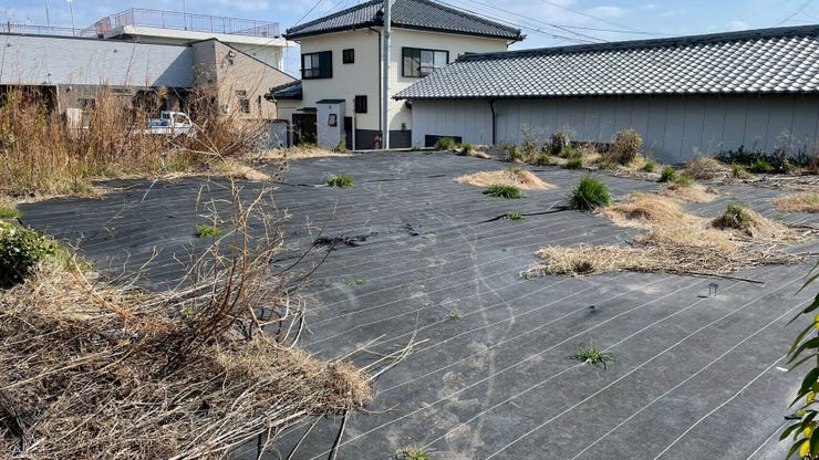 【外観】
学校もお店も車で5分圏内です!