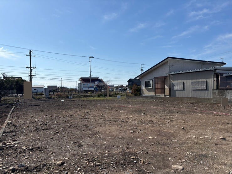 【外観】
●長岡小学校校区
●建築条件ありません◎
●敷地面積約125坪でゆとりある売土地♪