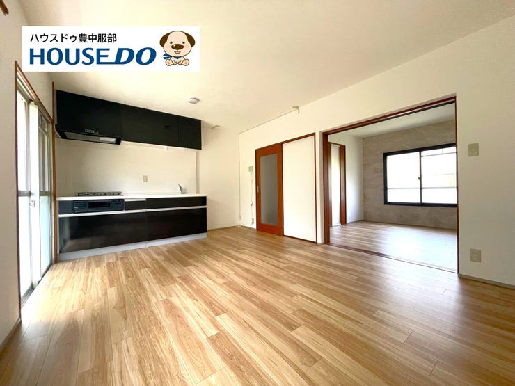 【外観】
【LDK】
約12帖のLDK!室内リノベーション済みで清潔感あり◎すぐに新生活を始めていただけます!