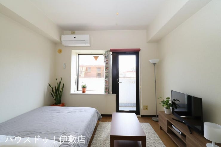 【洋室】
・鹿児島中央駅まで徒歩14分と通勤も可能です
※イメージにつき、家具、家電は価格に含まれません