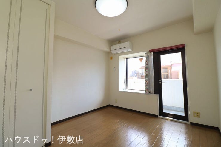 【洋室】
室内程度良好です!即入居も可能です