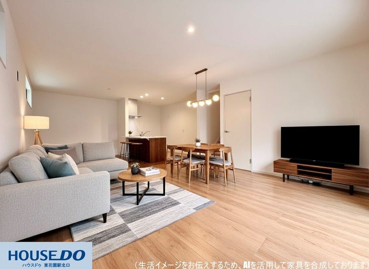 【リビング】
施工事例:堺市東区野尻町モデルハウス
木の温もりが感じられる広々としたLDK♪奥行きのある間取りで、家具の配置もスムーズです!家事の合間にもリビング全体を見渡せる開放感のある設計です♪