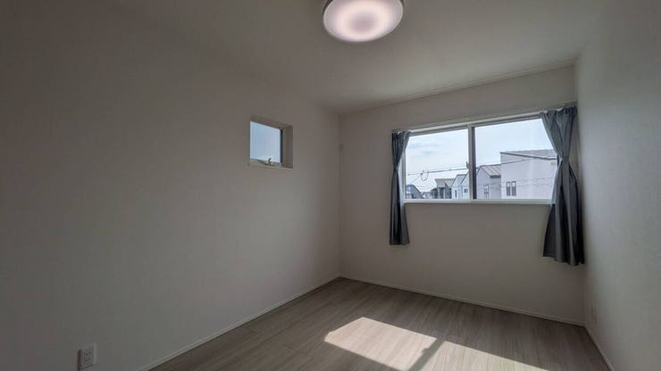 ●2面採光で明るく通風良好!