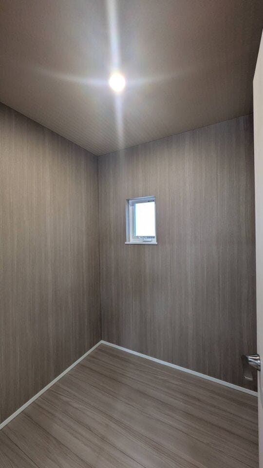 ●キッチンそばにパントリーがあり、食材のストックなどが保管できます