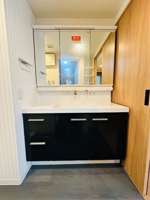 ワイドな洗面化粧台