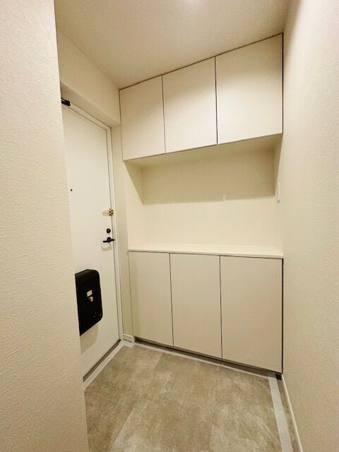 明るい玄関はご家族にとって
気持ちの良い空間となるでしょう