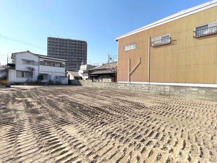 小倉南区下曽根 売土地♪現況更地♪下曽根駅徒歩約5分で駅チカ♪建築条件無し♪土地面積約225坪♪