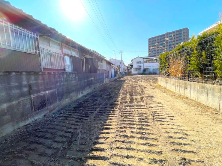 小倉南区下曽根 売土地♪現況更地♪下曽根駅徒歩約5分で駅チカ♪建築条件無し♪土地面積約225坪♪
