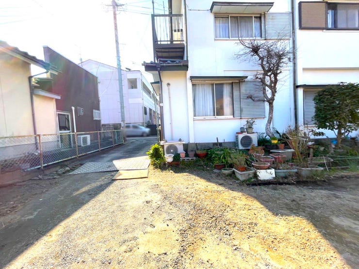 小倉南区下曽根 売土地♪現況更地♪下曽根駅徒歩約5分で駅チカ♪建築条件無し♪土地面積約225坪♪