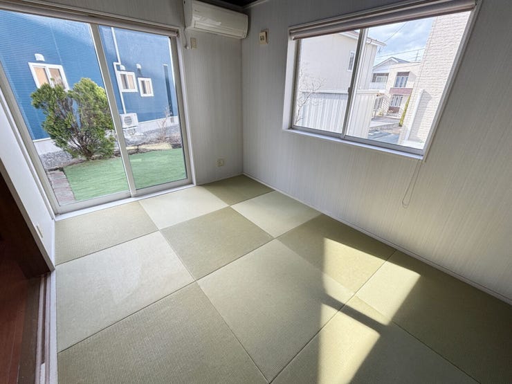 室内(2026年3月)撮影
◎本日案内可能◎
和室は庭に面しているため、気軽に庭を眺めて気分をリフレッシュできます♪