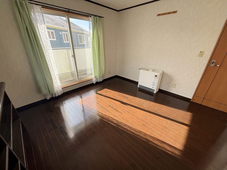 室内(2026年3月)撮影
◎本日案内可能◎
8帖の洋室はお子様が成長してもゆとりを持ってお過ごしいただける広さです!