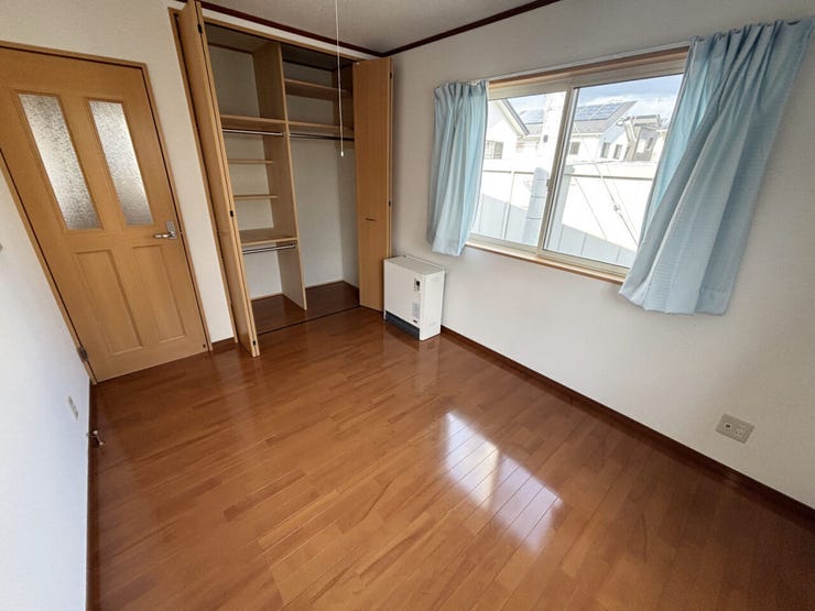 室内(2026年3月)撮影
◎本日案内可能◎
バッグなどの小物も整理整頓できる、使い勝手が良い収納付き◎