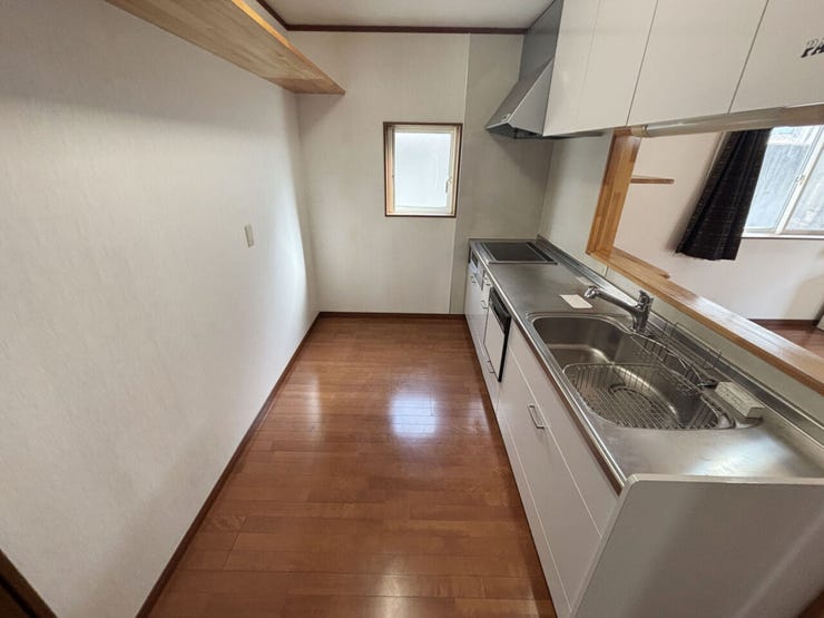 室内(2026年3月)撮影
◎本日案内可能◎
食器洗浄乾燥機付き!高温で食器を洗い衛生的で、拭く手間も省けて家事時間の短縮になります♪