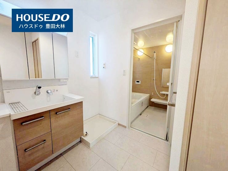 *挙母小学校・崇化館中学校*
見るだけ聞くだけOK!【お気軽に資料請求!不動産のことならなんでも/ハウスドゥ豊田大林】