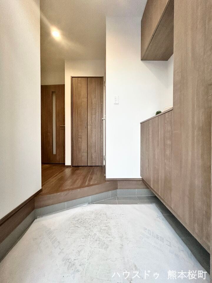 ■「しまう」が叶える美しい玄関■大容量のシューズボックスがあることでいつも整理された、気持ちの良い「家の顔」を保てます。