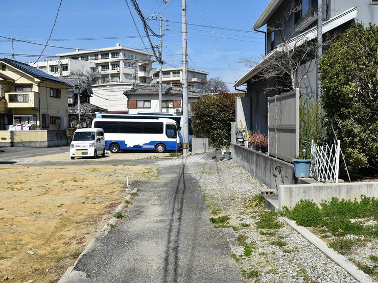 東側道路