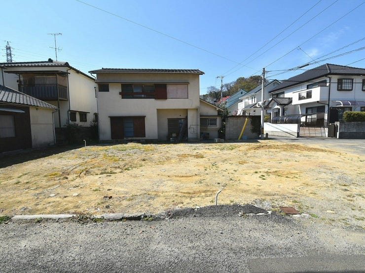 外観を東側より撮影