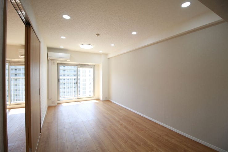 光が溢れ、風も溢れ、居心地のよい住空間、自然体で過ごせるリビングです。