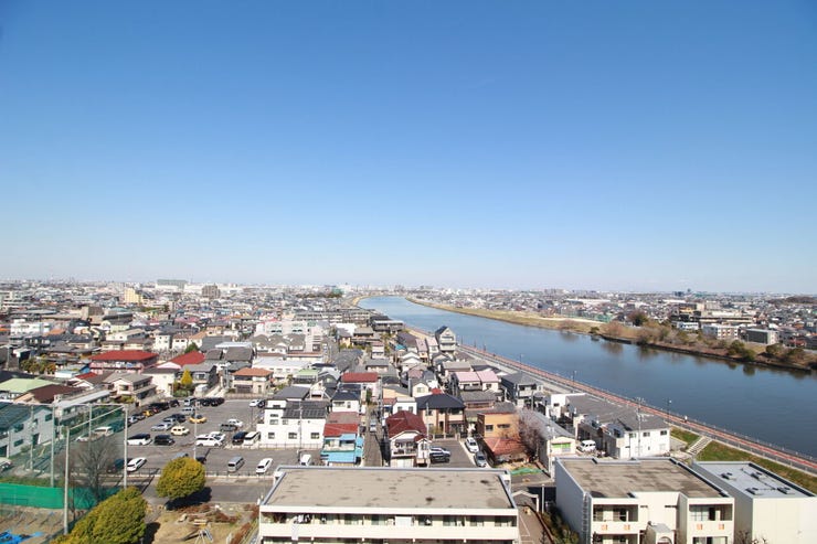 つい深呼吸をしたくなる気持ちの良い眺望はこのお部屋の自慢です。