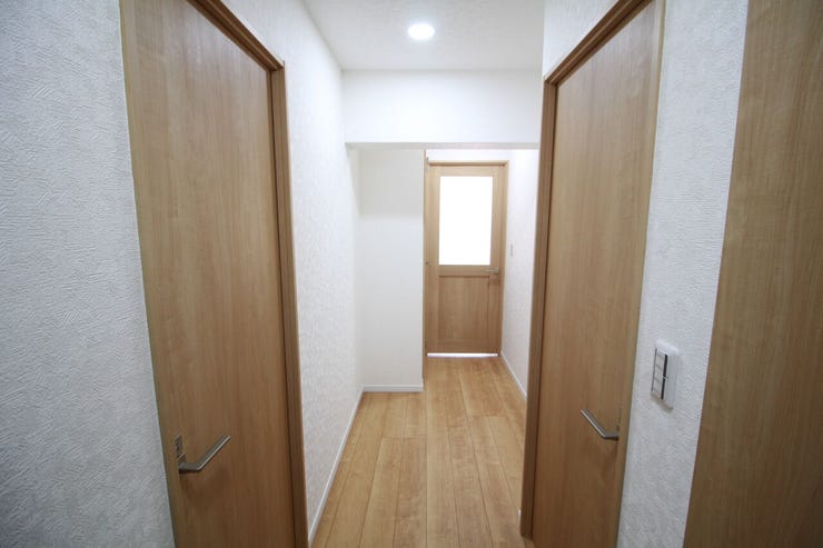 シンプルで使いやすい廊下は、家の動線をスムーズにし、快適な暮らしをサポートします。