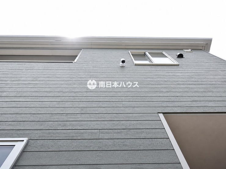 喜入町 新築戸建 喜入町 第2-3棟 外壁には防犯カメラを設置。毎日の暮らしに、見守りの安心感をプラスします。