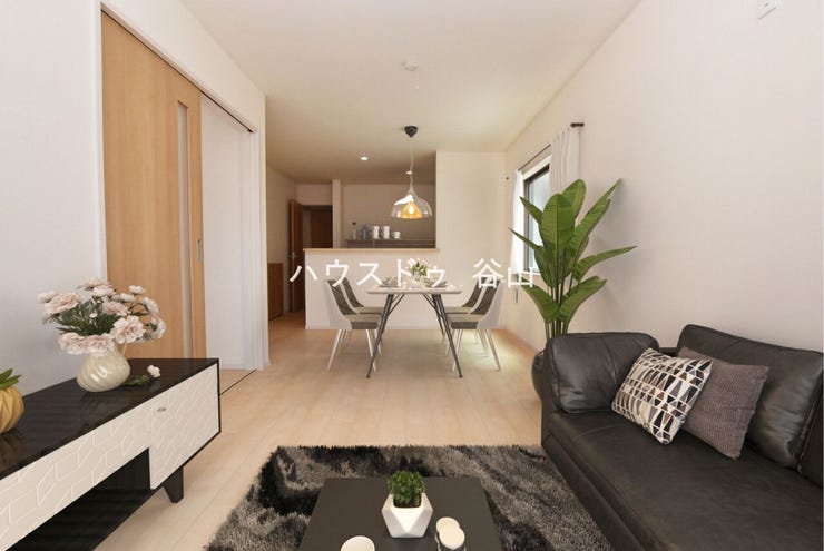 【過去施工例】ダイニングからリビングまで視線が抜けるLDK。家具配置もイメージしやすい空間です。