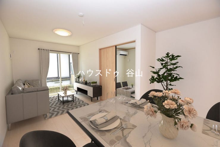 【過去施工例】食事の場とくつろぎの場を分けて使いやすいLDK。日々の暮らしを想像しやすい施工例です。