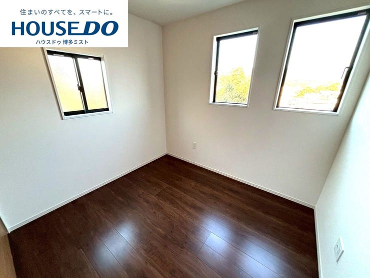 【家族のお部屋】2面採光の明るいお部屋。お子様の成長に合わせたレイアウトを作りやすくなっています。