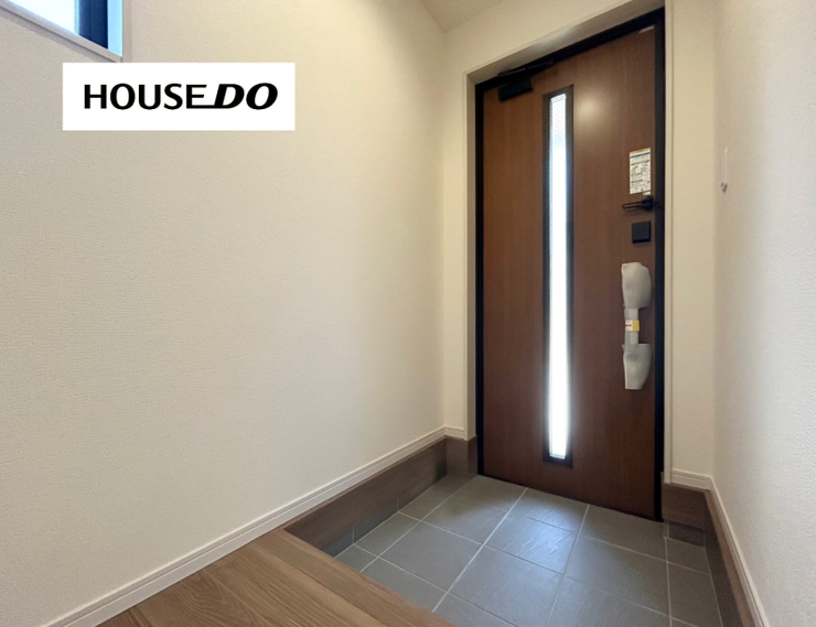 帰宅した瞬間に明るさを感じられる、気持ちの良い迎え入れ空間です。