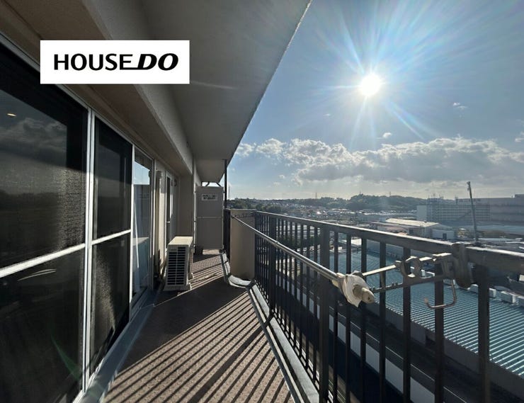 ガーデニングやお布団干しも楽々のワイド設計。