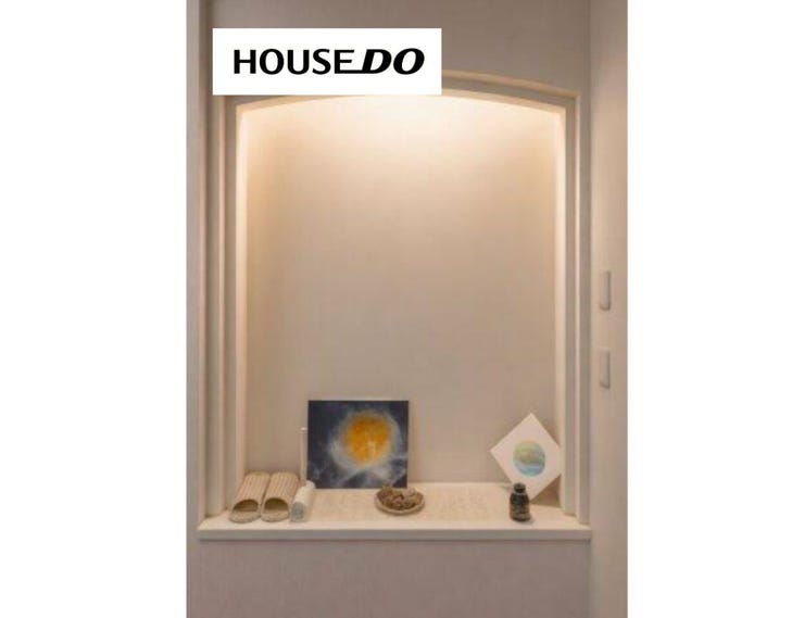 ちょっとした飾り棚として使えるニッチ付き。季節の小物やお気に入りの雑貨を飾って、自分らしい空間づくりが楽しめます。