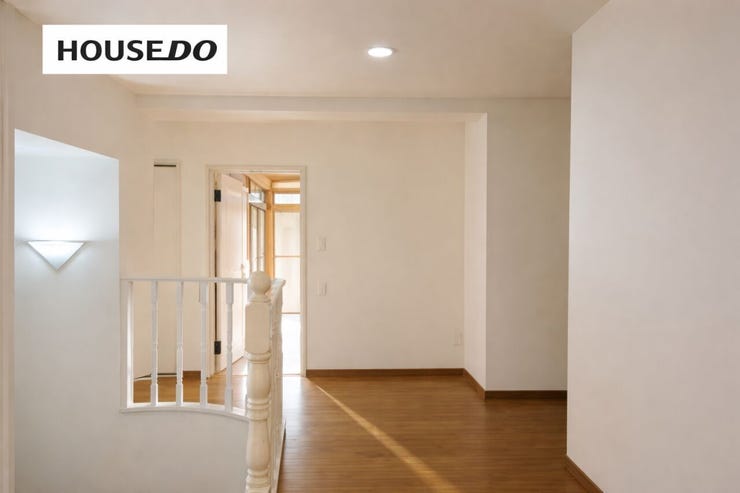 2階ホールにもゆとりがあり、収納やワークスペースなど使い方の幅が広がります。家族のライフスタイルに合わせて自由に活用できそうです。