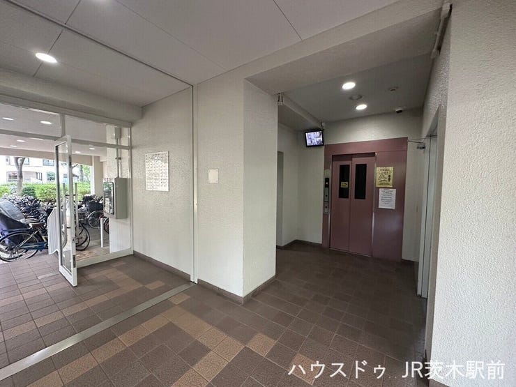 エレベーター内の様子がモニターから確認できるためセキュリティー面も安心です!