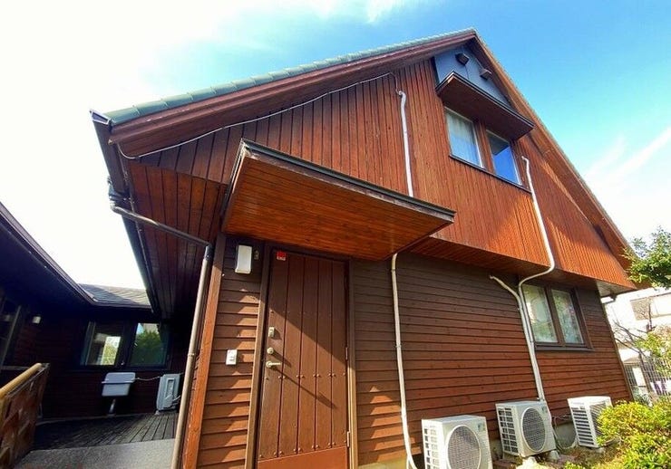 【外観】
「近鉄奈良駅」よりバス乗車16分、バス停「青山六丁目」より徒歩5分の立地◎