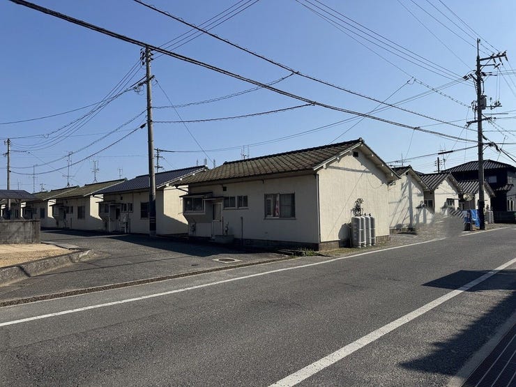 広い道路に接道した、広々敷地にお好きなメーカーで建てられます!
