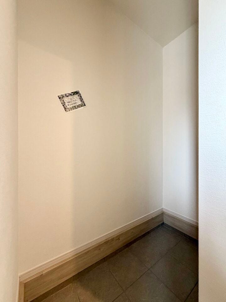 〈シューズインクローク〉ベビーカーはもちろん、お子様の砂場グッズや、野球やサッカーなどの屋外で使うスポーツ道具の収納場所としても活用できます。