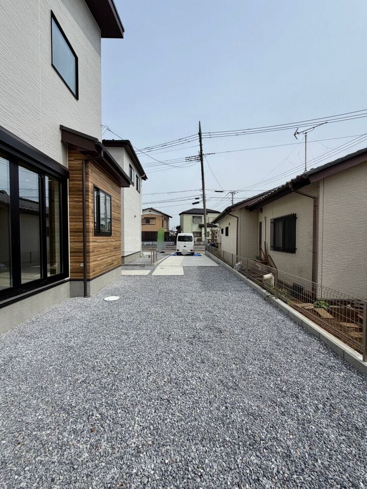 ガーデニングや家庭菜園を楽しめるお庭付きです♪