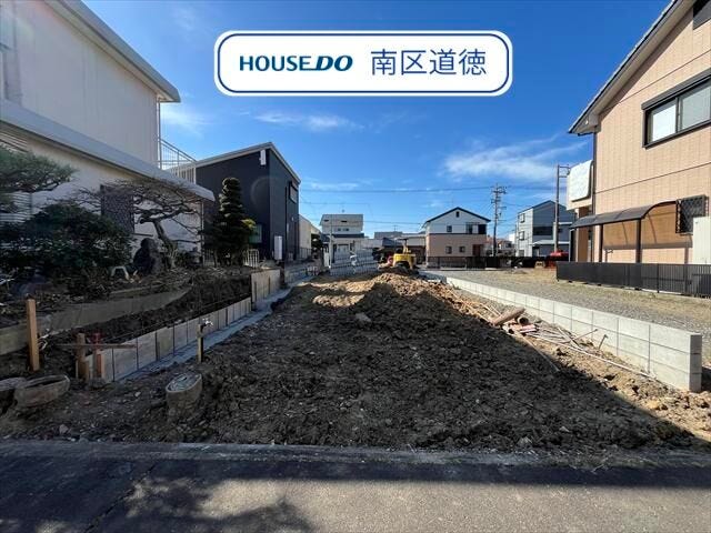 19.7帖の広々LDKが魅力です♪LDKと廊下からの2WAYで出入りできる洗面所です。家事動線や生活動線を配慮された空間設計。