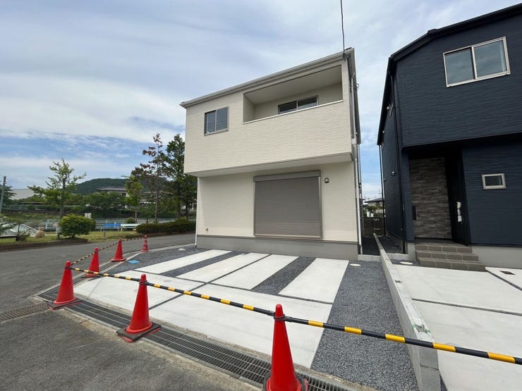 角地の駐車場ですので、切り返しが少なく停めやすい配置です。