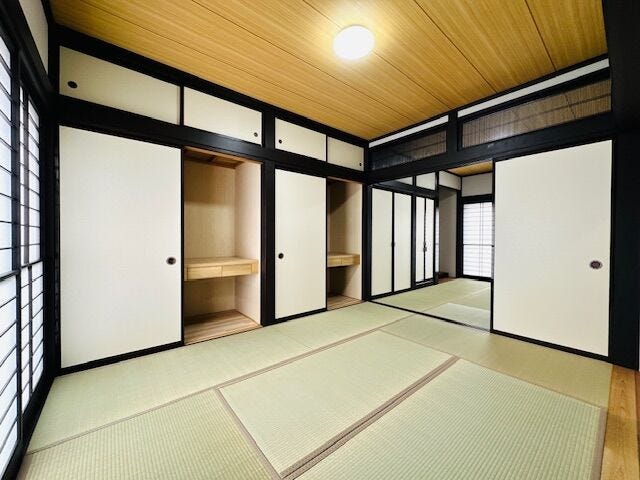 和室7帖 柱や建具が黒色で統一されていて、
スタイリッシュです