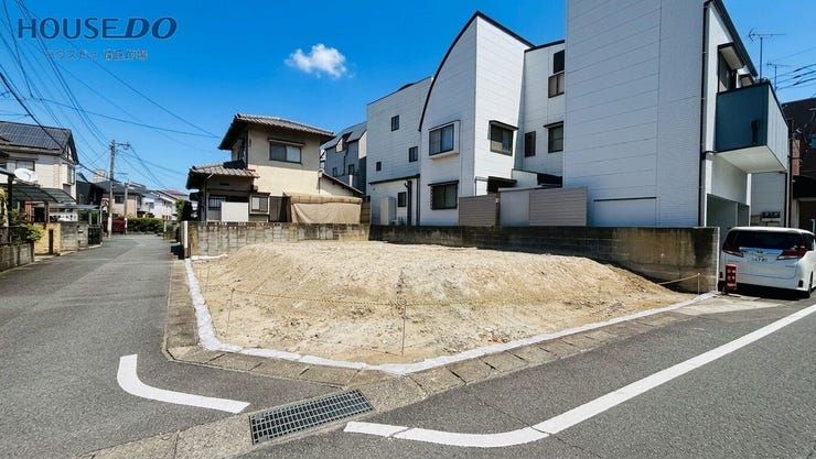 【外観】
日当りの良い角地!JR博多南駅まで歩7分。駐車場3台分(車種による)。