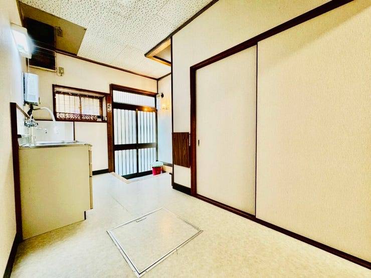 玄関横に大きな収納♪