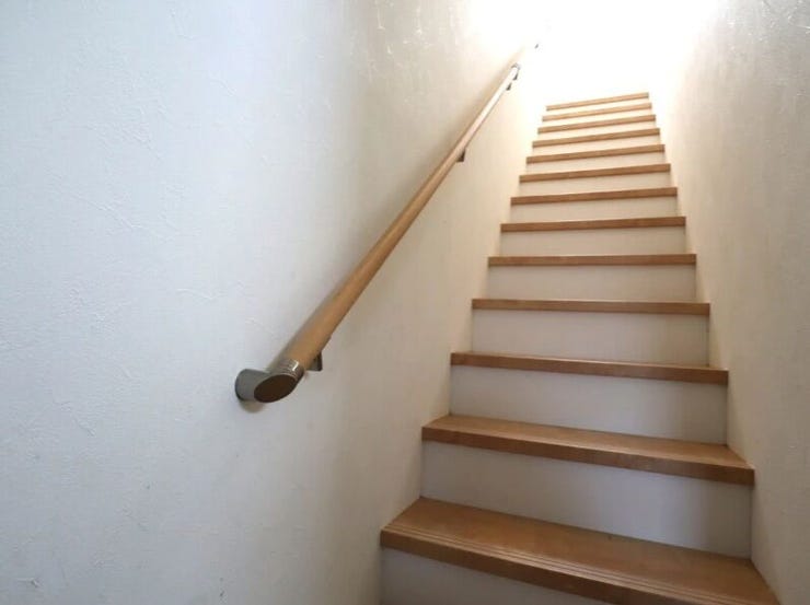 階段は手すりがあります!安全♪