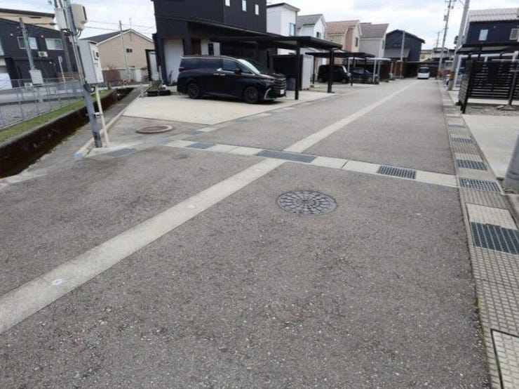 融雪付き分譲地内!雪の日も安心です!(^^)!