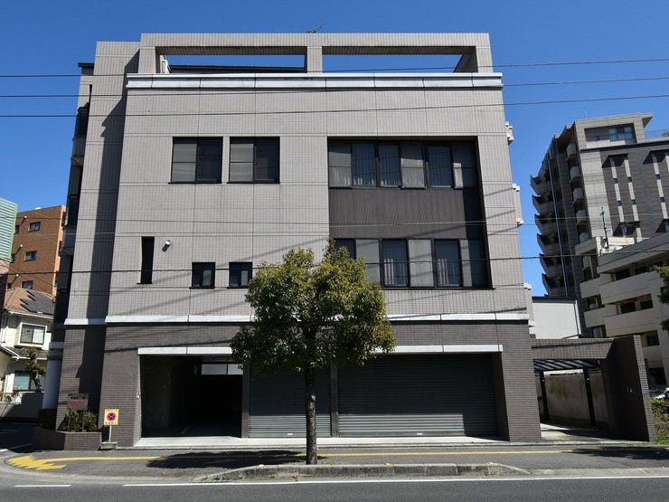 外観を南西側より撮影