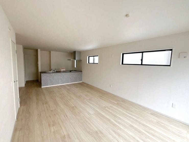 リビング階段を設置することで、お部屋の見通しがよくなり、リビングに奥行が生まれます!